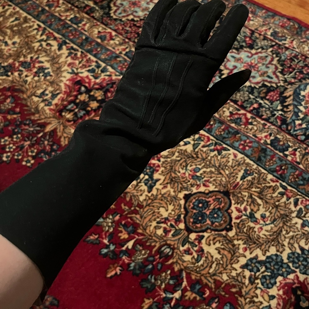 Vintage Womens Black Suede Gloves Mid-Length